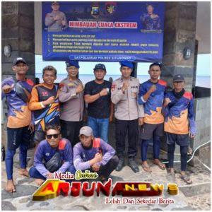 Polres Situbondo Pasang Spanduk Imbauan Kewaspadaan di Sejumlah Wisata Pantai
