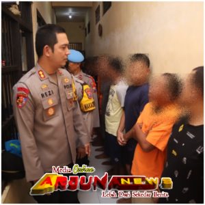Kapolres Situbondo Cek Ruang Tahanan, Pastikan Keamanan dan Kesiapsiagaan Petugas Jaga