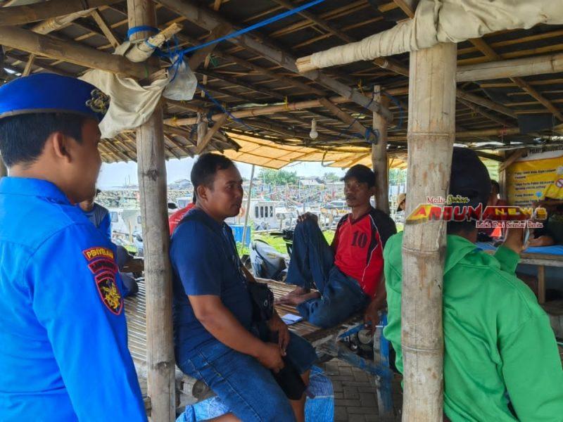 Cangkruan Kamtibmas, Polisi RW Satpolairud Dengar Keluh Kesah Nelayan Akibat Cuaca Ektreme