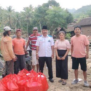Aksi Kemanusiaan, Hiswana Migas Besuki Situbondo Bagikan Ratusan Nasi Bungkus untuk Warga Kendit Di Hari Keempat