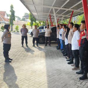 Wakapolres Situbondo Beri Arahan Operator Call Center 110, Selalu Siaga dan Responsif Terima Aduan Masyarakat