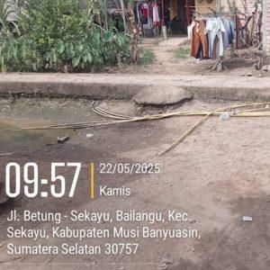 Bahaya Mengintai, Selang Gas PGN Muncul Dipermukaan Tanah Pasca Banjir Hingga Ada Yang Bocor