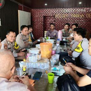 Kapolsek Sanga Desa Perkuat Peran Bhabinkamtibmas Lewat Pengarahan Strategis Jaga Kamtibmas