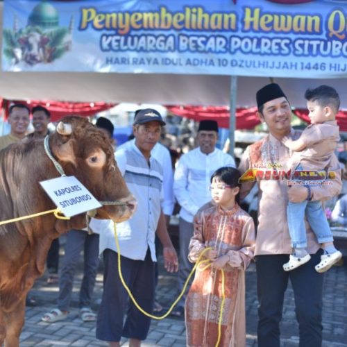 Polres Situbondo Kurban 4 Sapi dan 15 Kambing, Dagingnya Dibagikan kepada Masyarakat