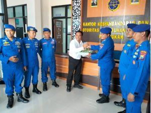 Polres Situbondo Bawa Tumpeng, Ucapkan Selamat Harhubnas 2025 ke KSOP Panarukan