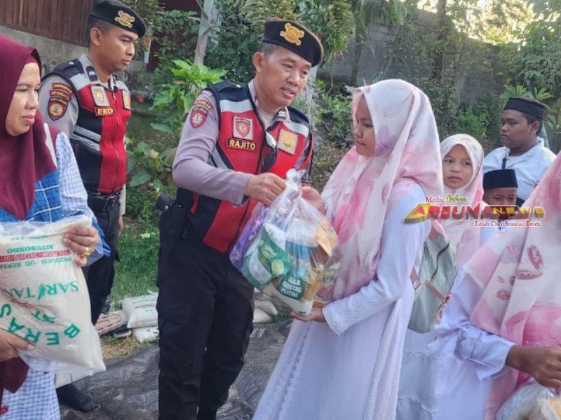 Polisi Situbondo Gelar Program PASABBER, Bagikan Sembako dan Makan Bersama Anak Yatim
